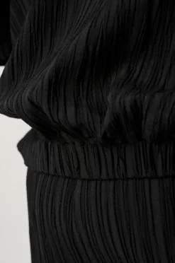 ADIA Top