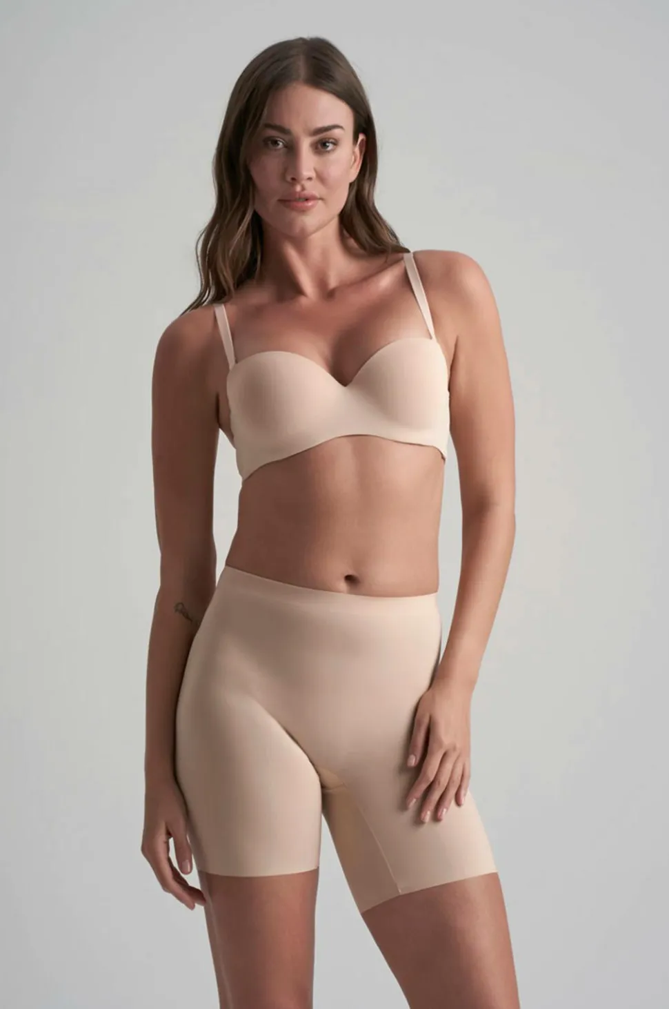Bye Bra Formende shorts Smooth Essentials Mid Waist Short - light support