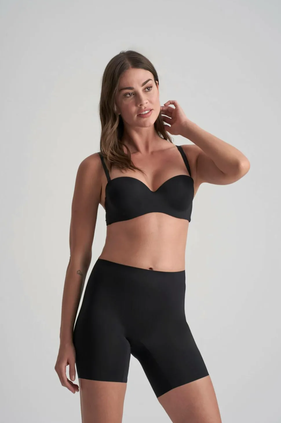 Bye Bra Formende shorts Smooth Essentials Mid Waist Short - light support