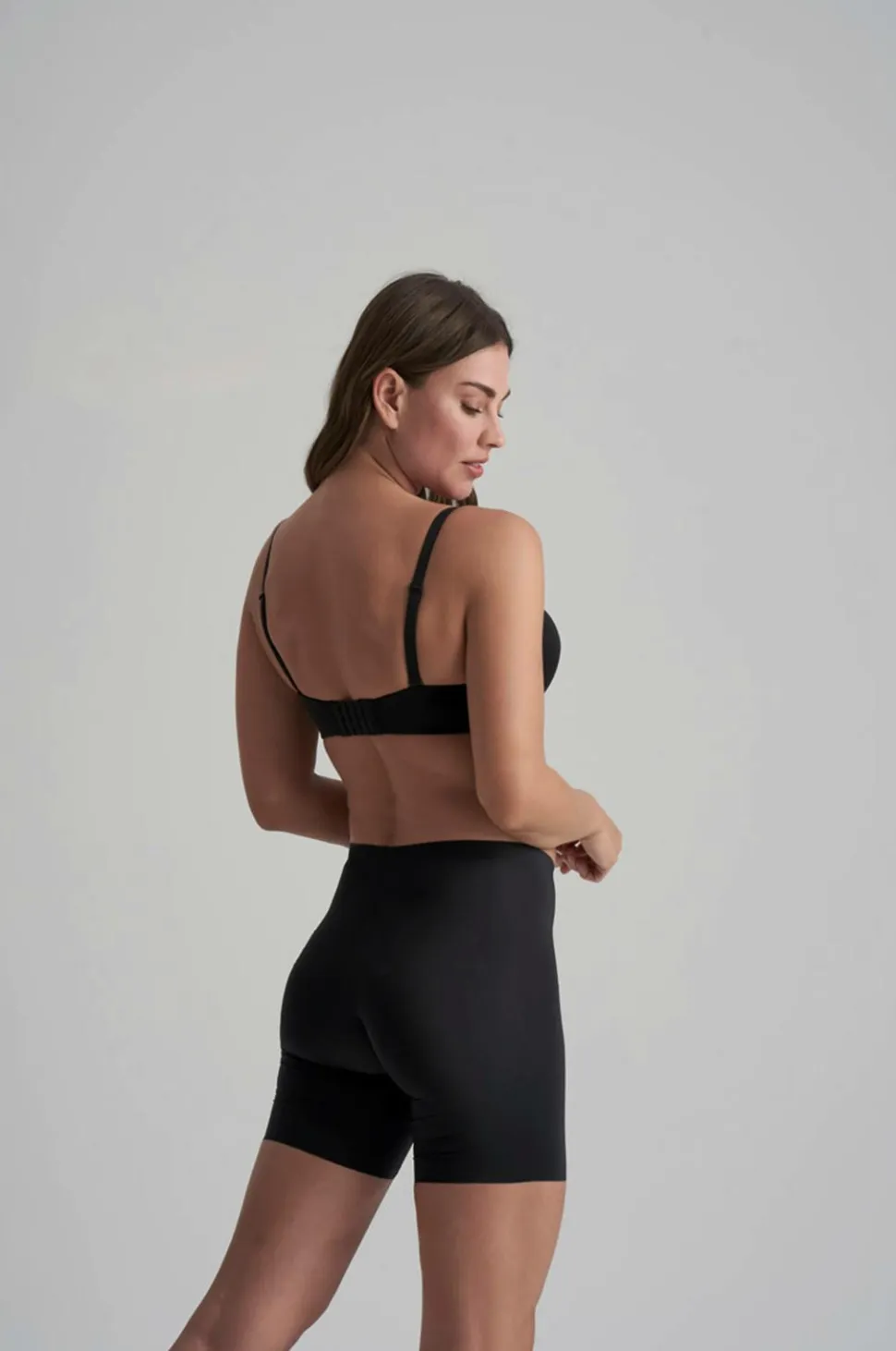 Bye Bra Formende shorts Smooth Essentials Mid Waist Short - light support