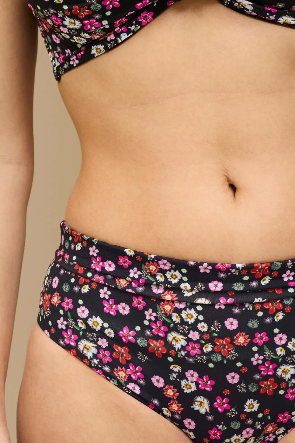 Ellos Collection Høj, helt foret bikinitrusse