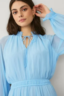 Ellos Collection Kort chiffon kjole med mod