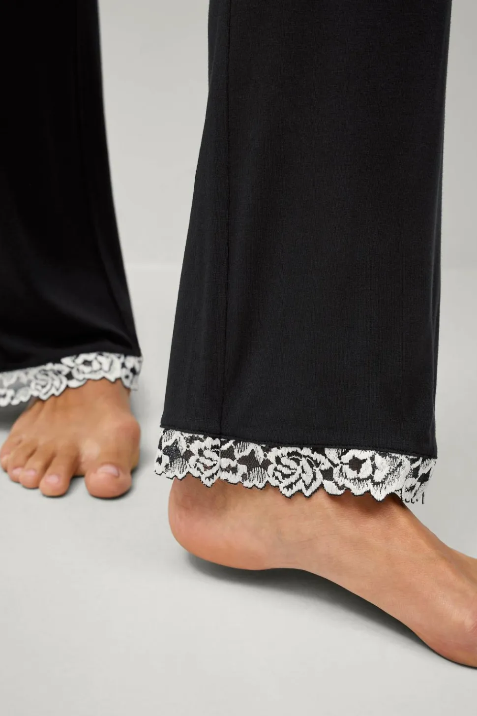 Ellos Collection Pyjamassæt med blondedetaljer
