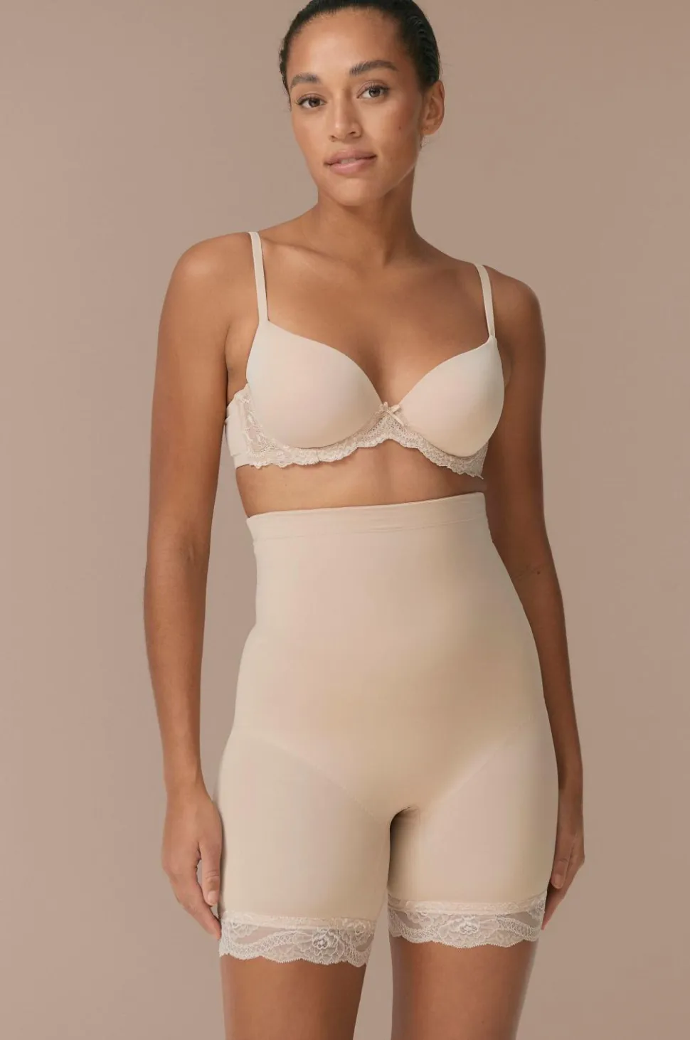 Ellos Collection Shaping shorts med høj talje - medium støtte