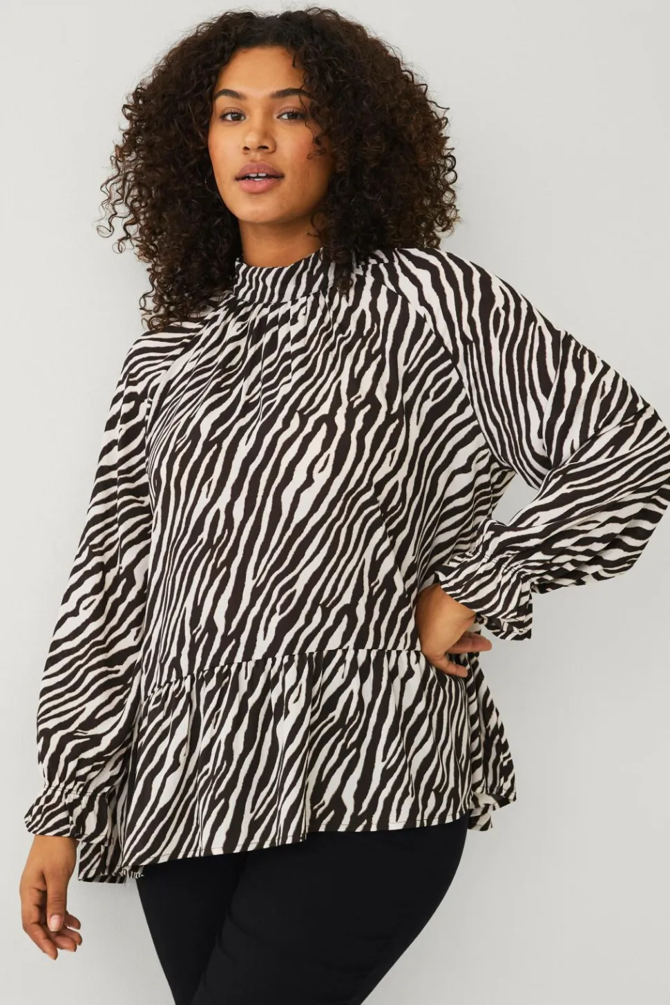 Ellos Plus collection Chiffonbluse med flæser