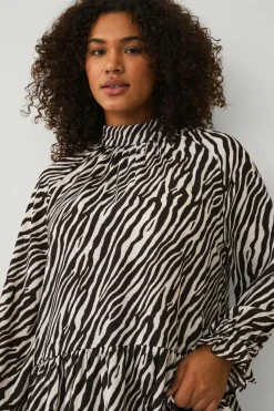 Ellos Plus collection Chiffonbluse med flæser