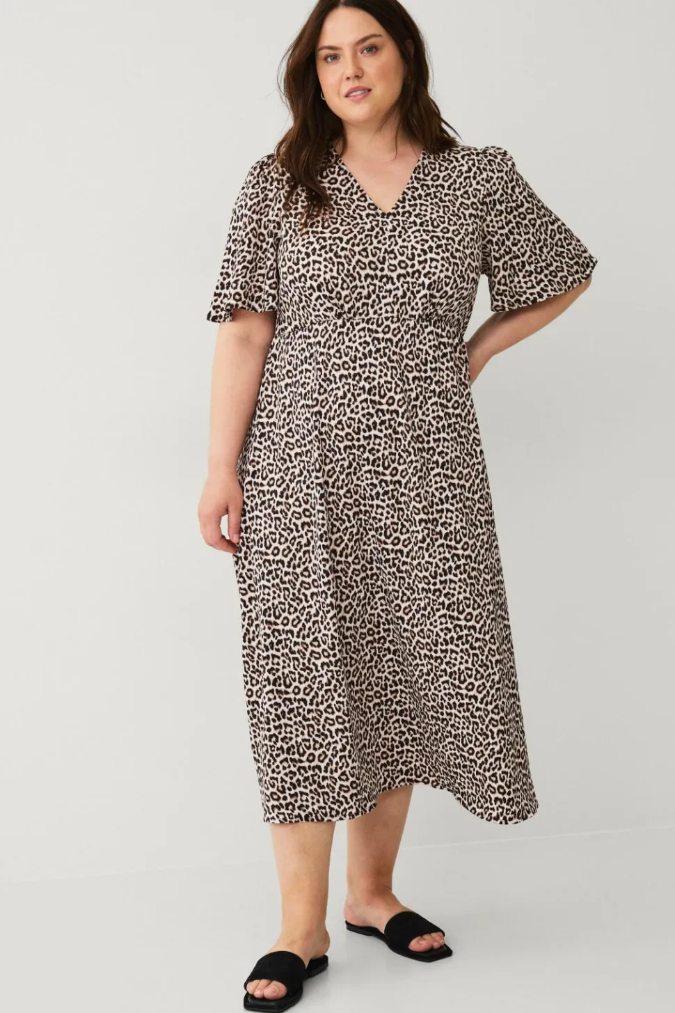 Ellos Plus collection Maxikjole med V-hals