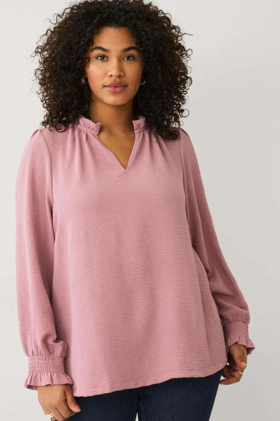 Ellos Plus collection Bluse med v-formet halsudskæring