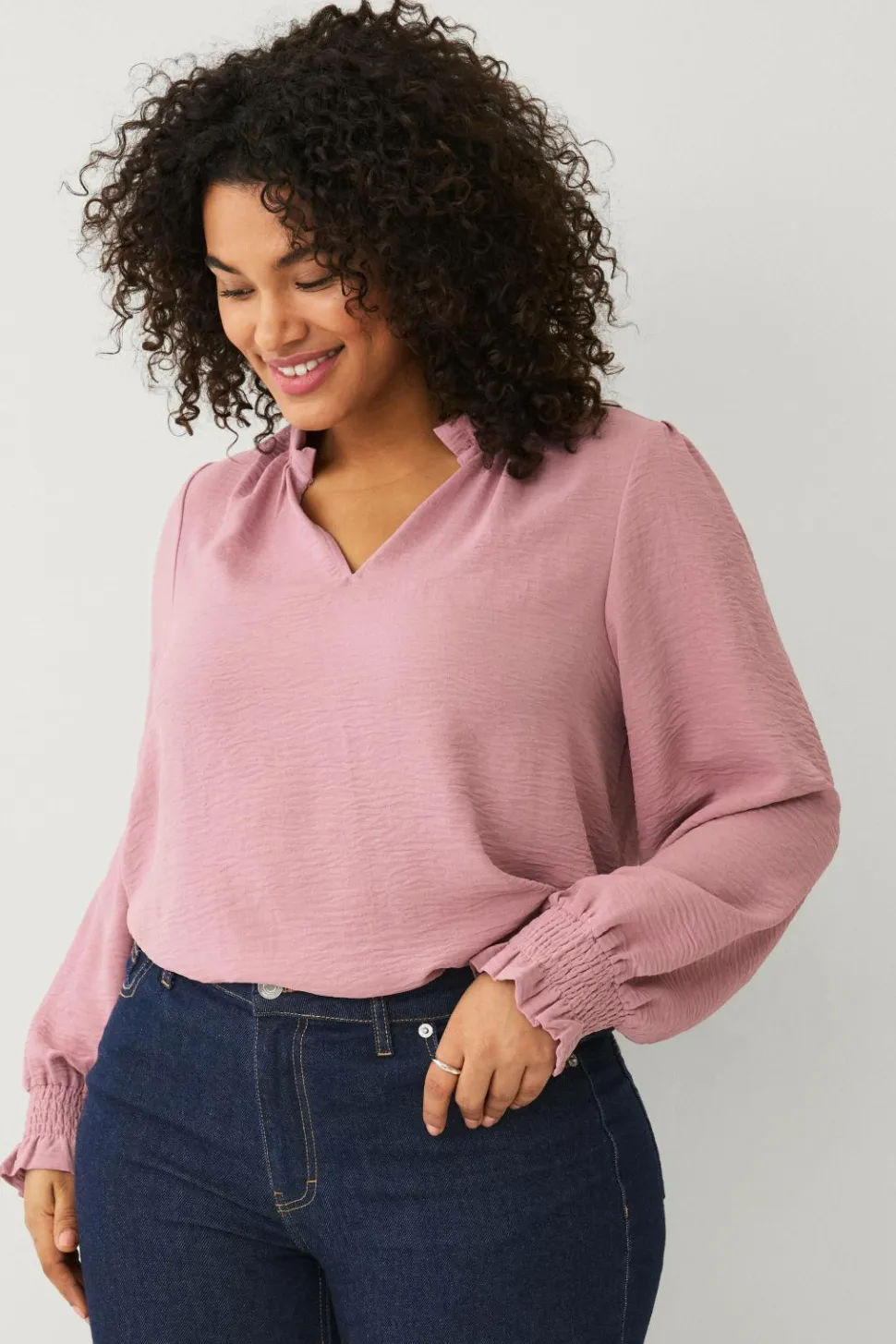 Ellos Plus collection Bluse med v-formet halsudskæring