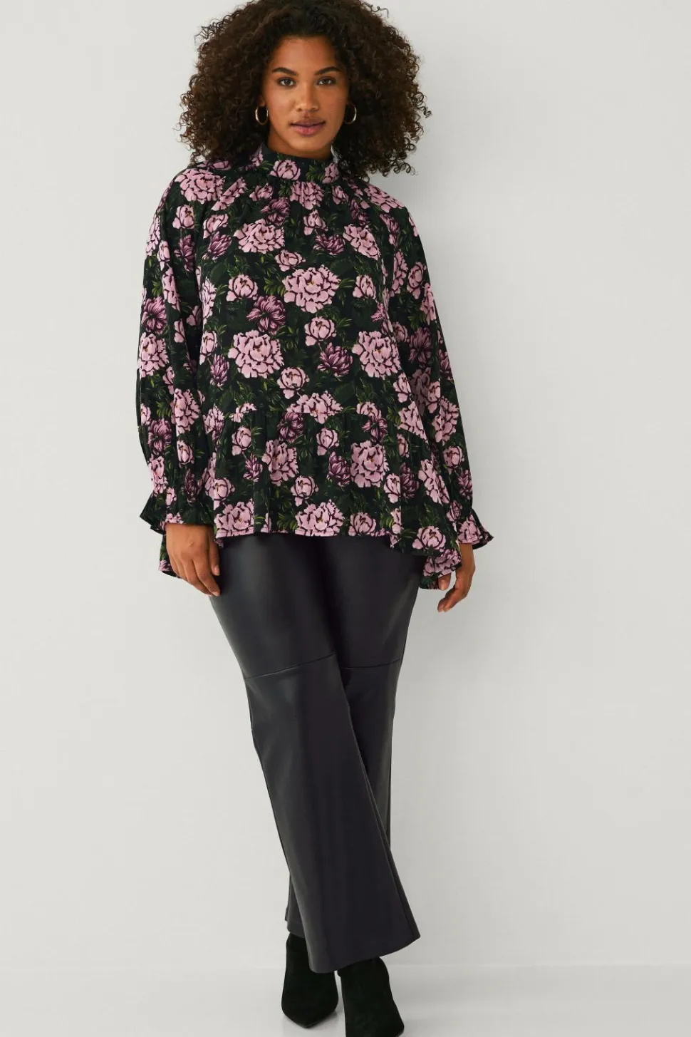 Ellos Plus collection Chiffonbluse med flæser