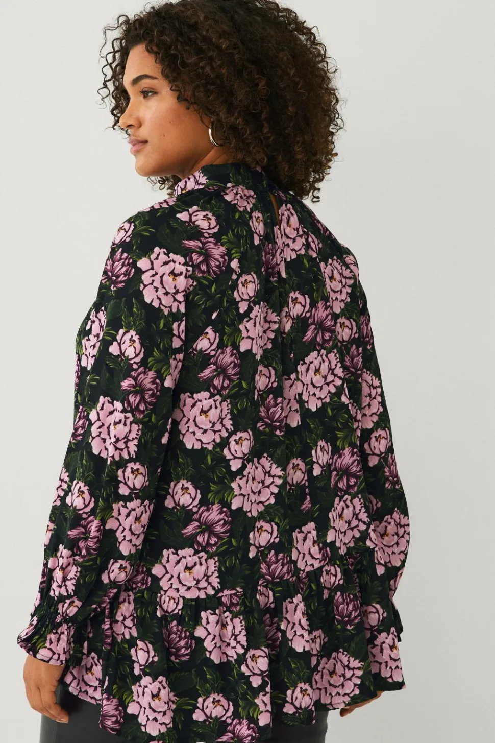 Ellos Plus collection Chiffonbluse med flæser