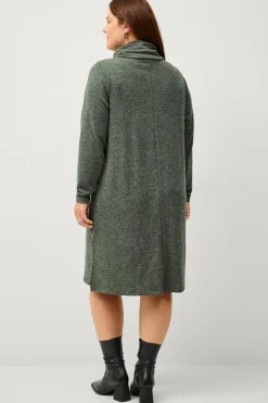 Ellos Plus collection Strikket kjole med turtleneck