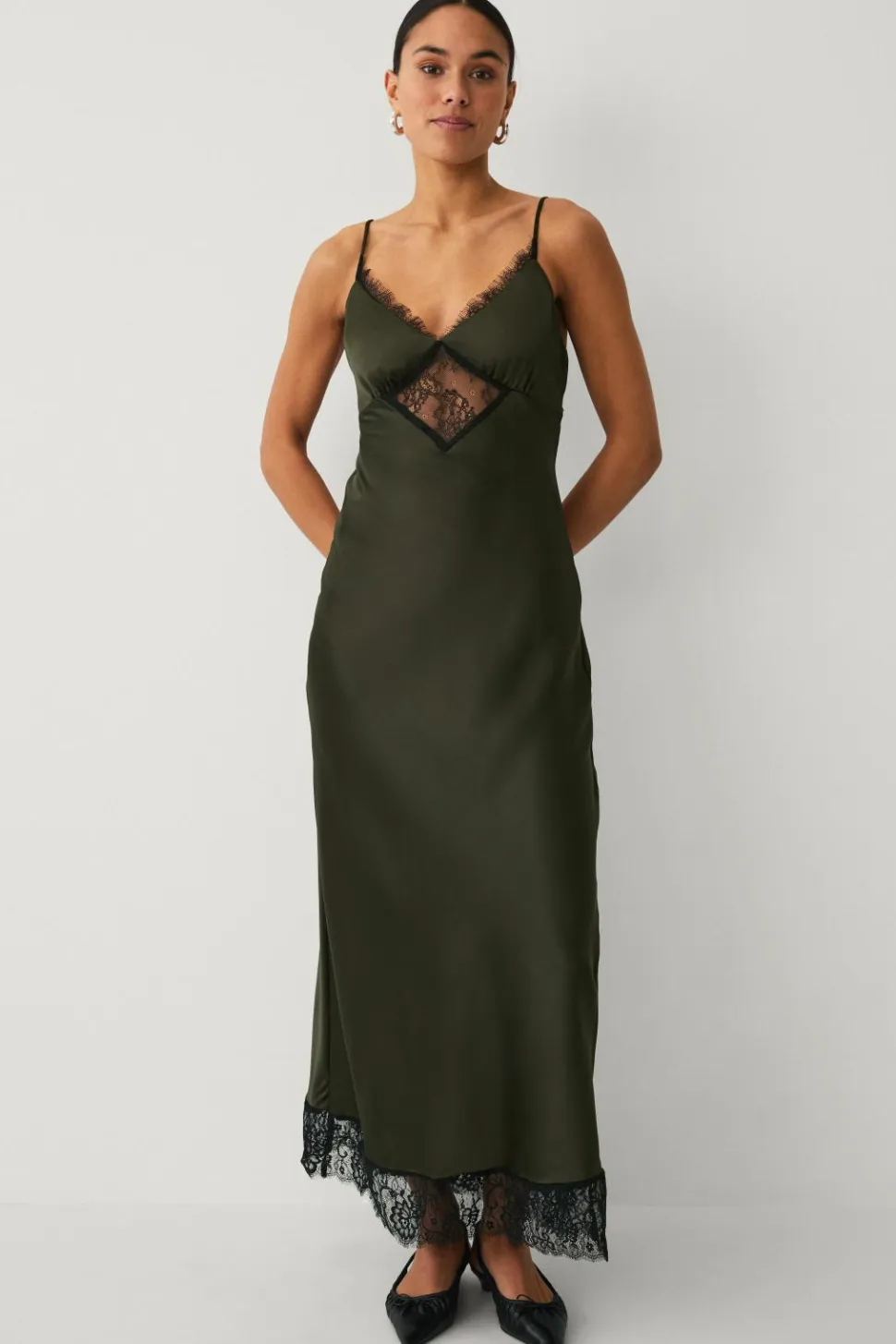 Gina Tricot Maxi kjole Satin Lace