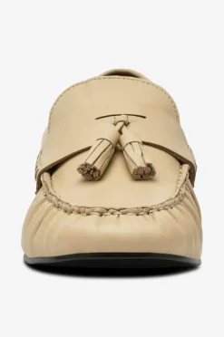 Mango Loafers Isi